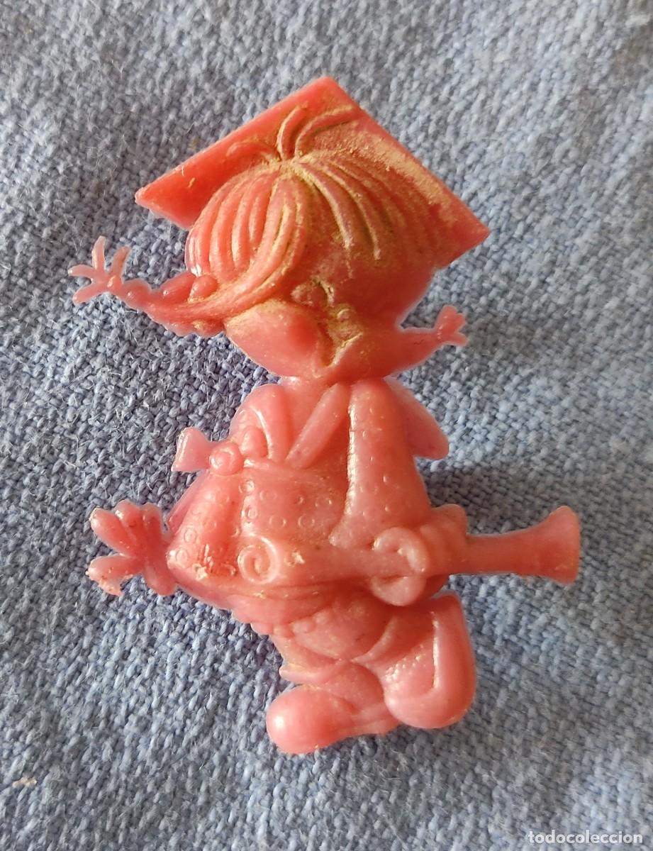 Figuras de goma y PVC: NI&Ntilde;A CON SOMBRERO DUNKIN PIPAS CHURRUCA