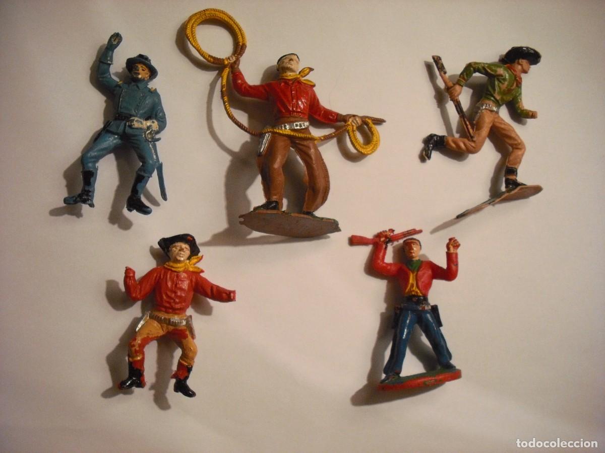 Figure di Gomma e PVC: ANTIGUO LOTE DE 5 FIGURAS DE VAQUEROS Y SOLDADO, ORIGINALES A&Ntilde;OS 60/70 (PECH, JECSAN , REANSA ? )