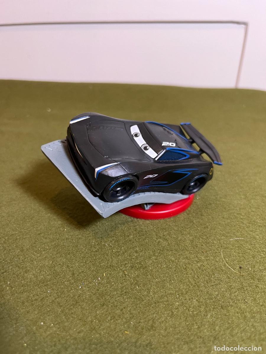 Gummi- und PVC-Figuren: Disney Pixar Cars Jackson Storm McDonald's 2021 coche lanzador Happy Meal juguete oficial