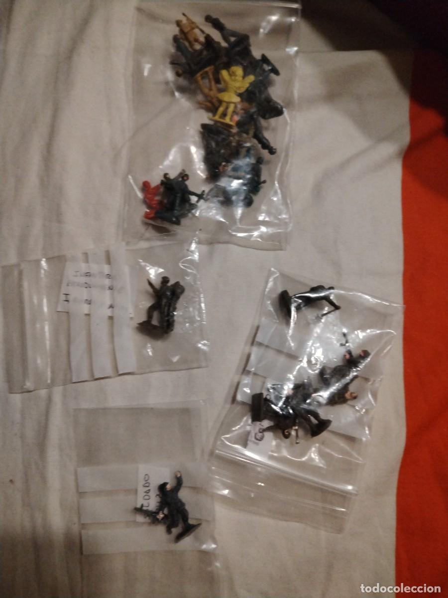 Figuras de goma y PVC: Lote de soldados eko en buena condici&oacute;n