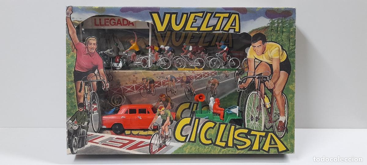 Figuras de goma y PVC: CAJA DE LA VUELTA CICLISTA . REALIZADA POR M. SOTORRES . ORIGINAL A&Ntilde;OS 60
