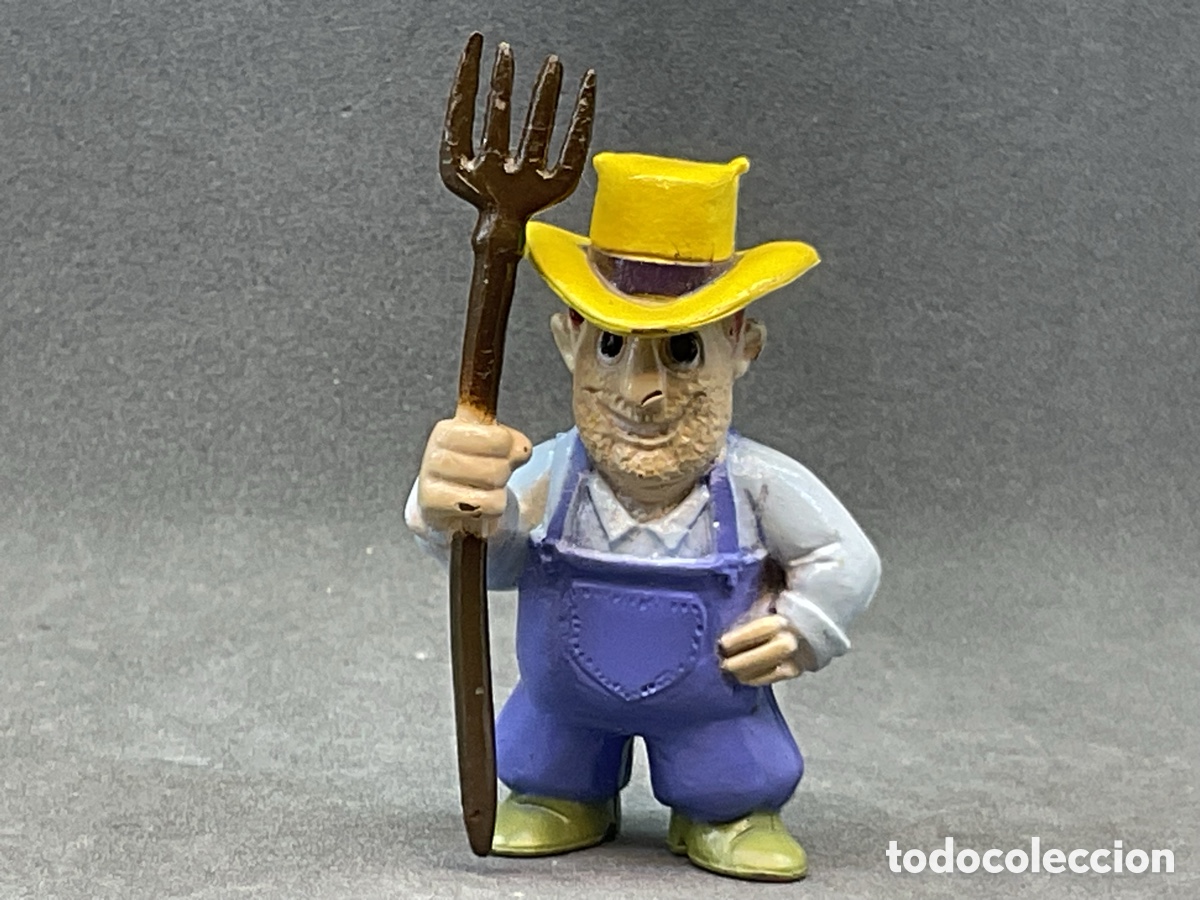 Figuras de goma y PVC: FIGURITA EN GOMA / PVC DE AGRICULTOR. SIN MARCA VISIBLE.