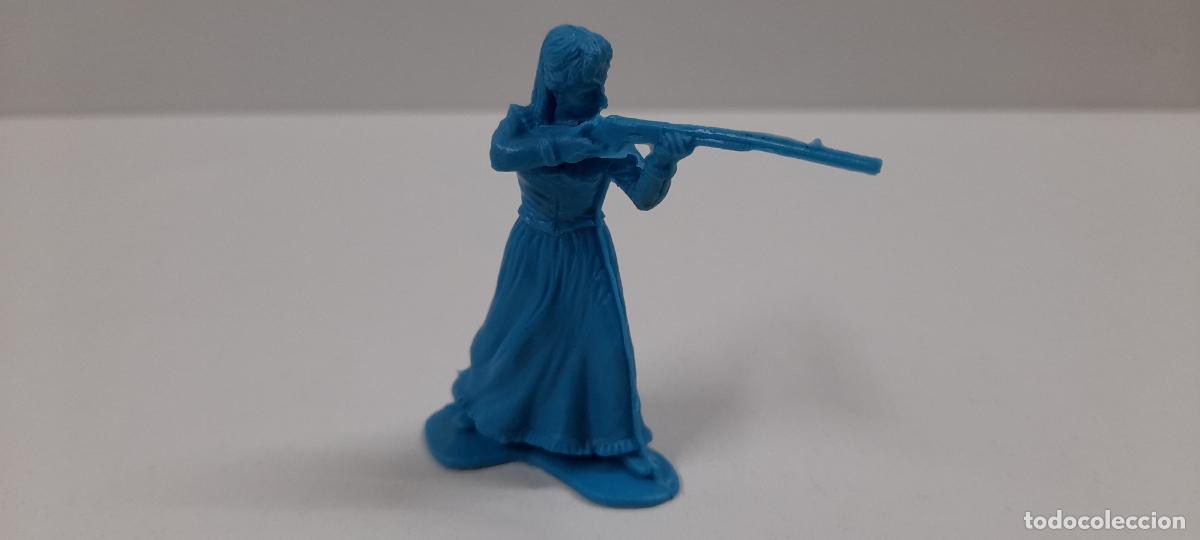 Figuras de goma y PVC: SE&Ntilde;ORA FIGURA ASALTO A LA DILIGENCIA . GOMARSA - MOLDE REAMSA PLASTICO MONOCOLOR . ORIGINAL A&Ntilde;OS 70