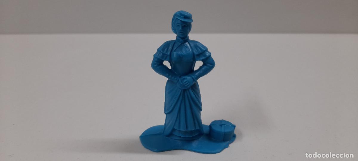 Figuras de goma y PVC: SE&Ntilde;ORA FIGURA ASALTO A LA DILIGENCIA . GOMARSA - MOLDE REAMSA PLASTICO MONOCOLOR . ORIGINAL A&Ntilde;OS 70