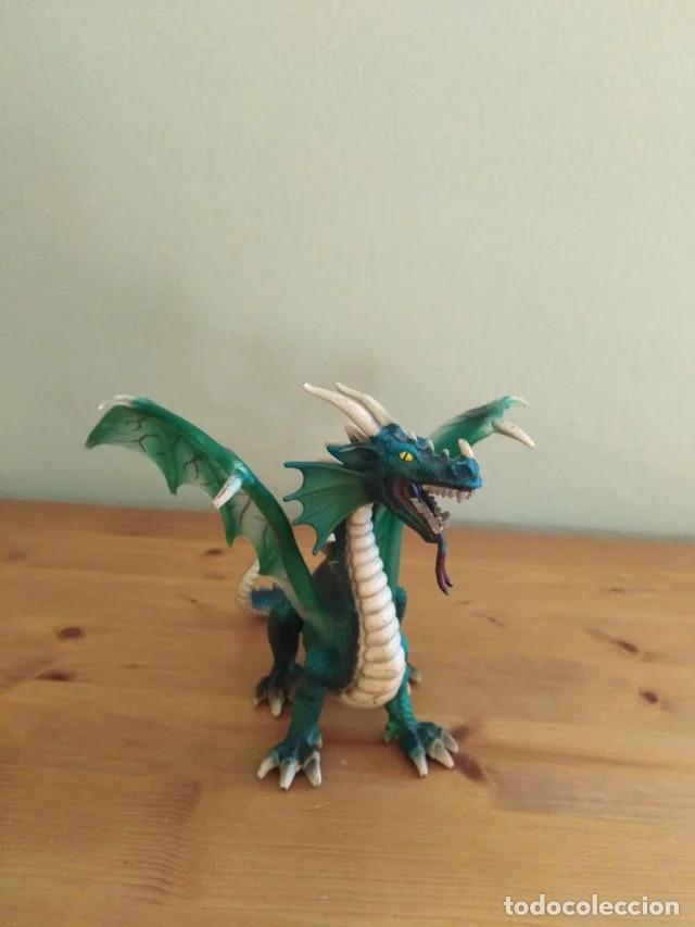 Figuras de goma y PVC: Schleich drag&oacute;n medieval 2003