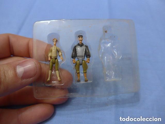 Figuras de goma y PVC: Lote 2 antiguo mu&ntilde;eco articulado, posiblemente de tren. Original.