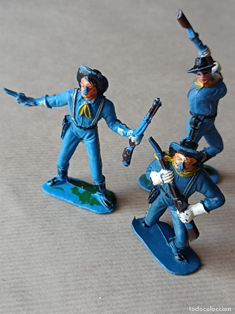 Figuras de goma y PVC: FIGURAS DE PL&Aacute;STICO DE LA CABALLER&Iacute;A SERIE RIN TIN TIN FABRICANTE JECSAN