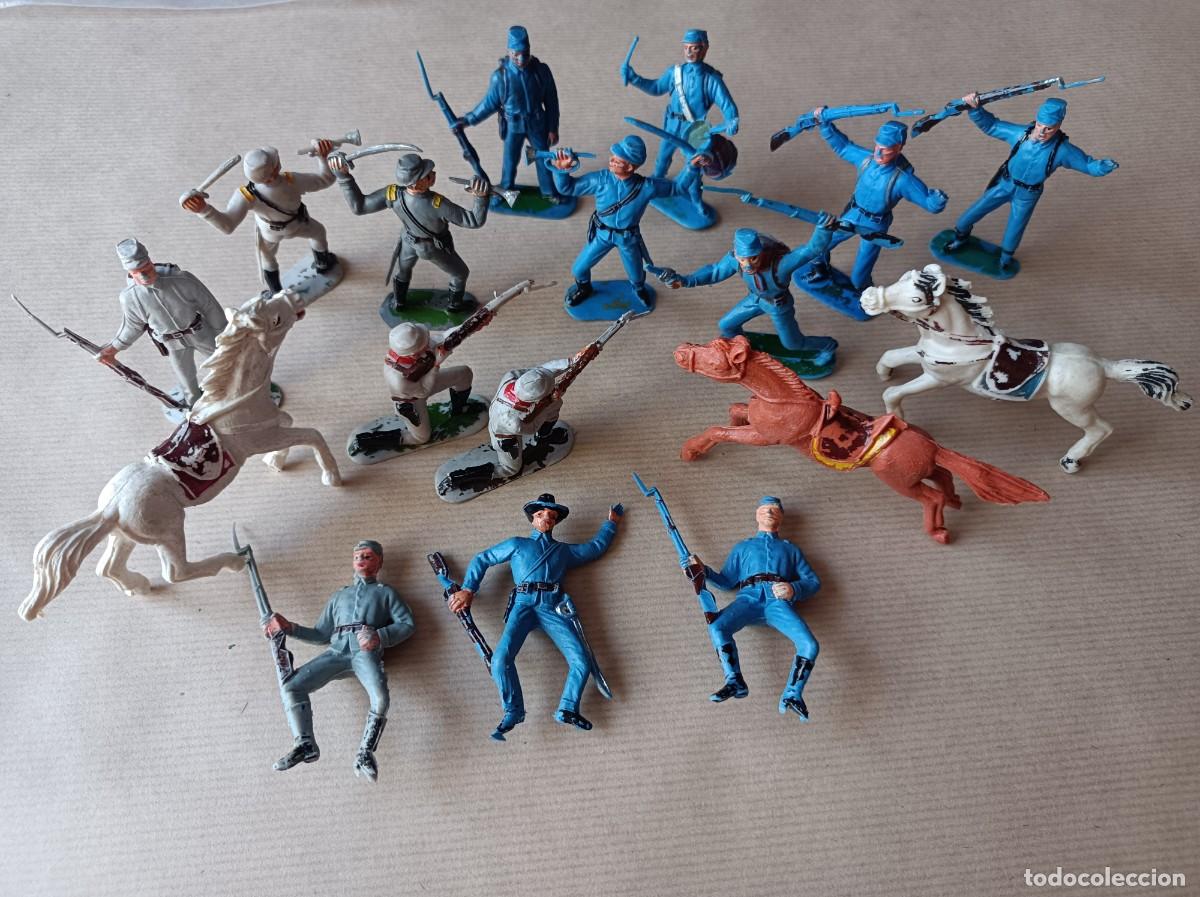 Figuras de goma y PVC: FIGURAS DE PL&Aacute;STICO SERIE DOS BANDERAS NORTE Y SUR FABRICANTE JECSAN