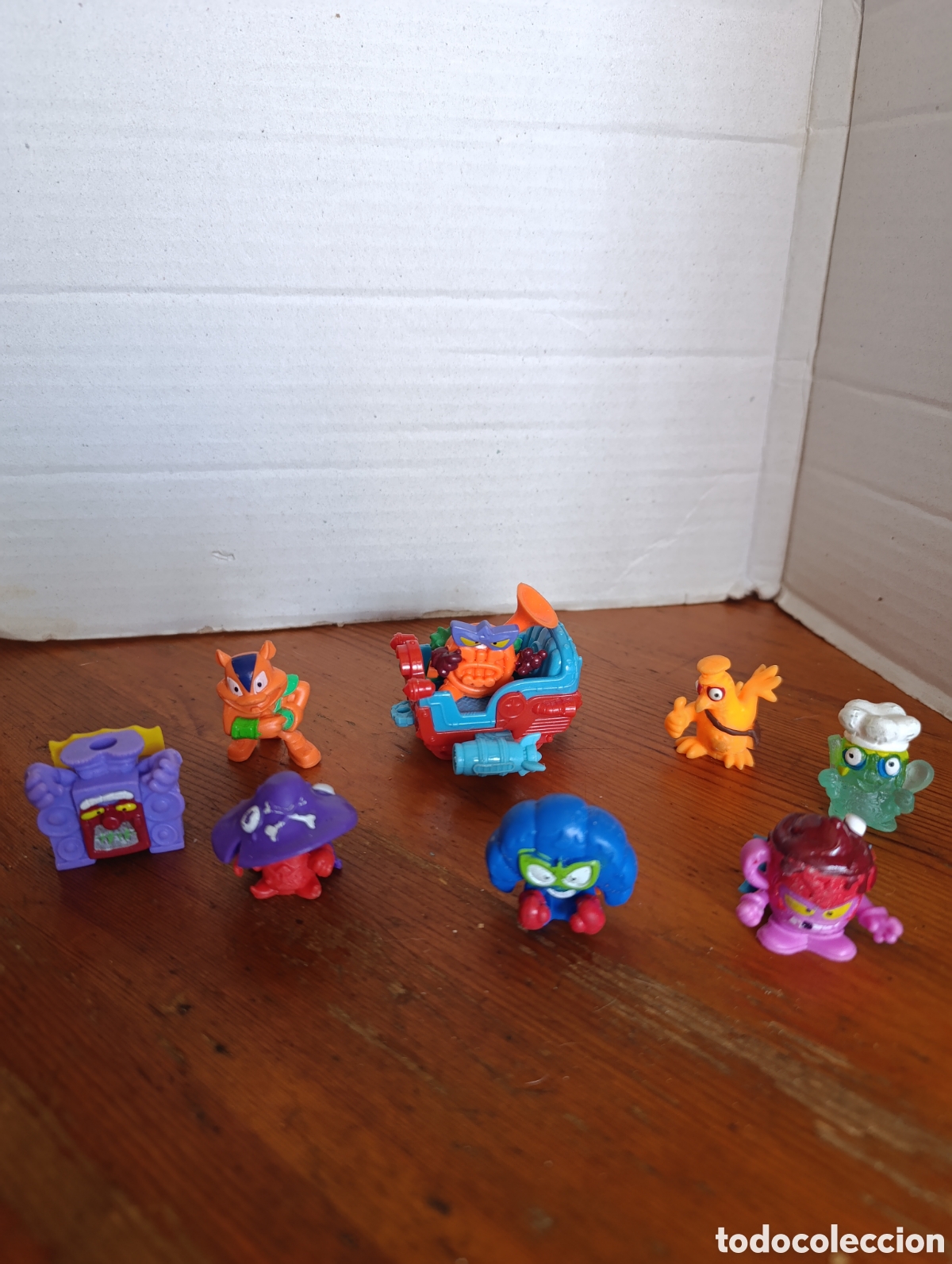 Figuras de goma y PVC: LOTE DE 8 FIGURITAS / EN GOMA BLANDA / SUPER ZINGS Y OTROS