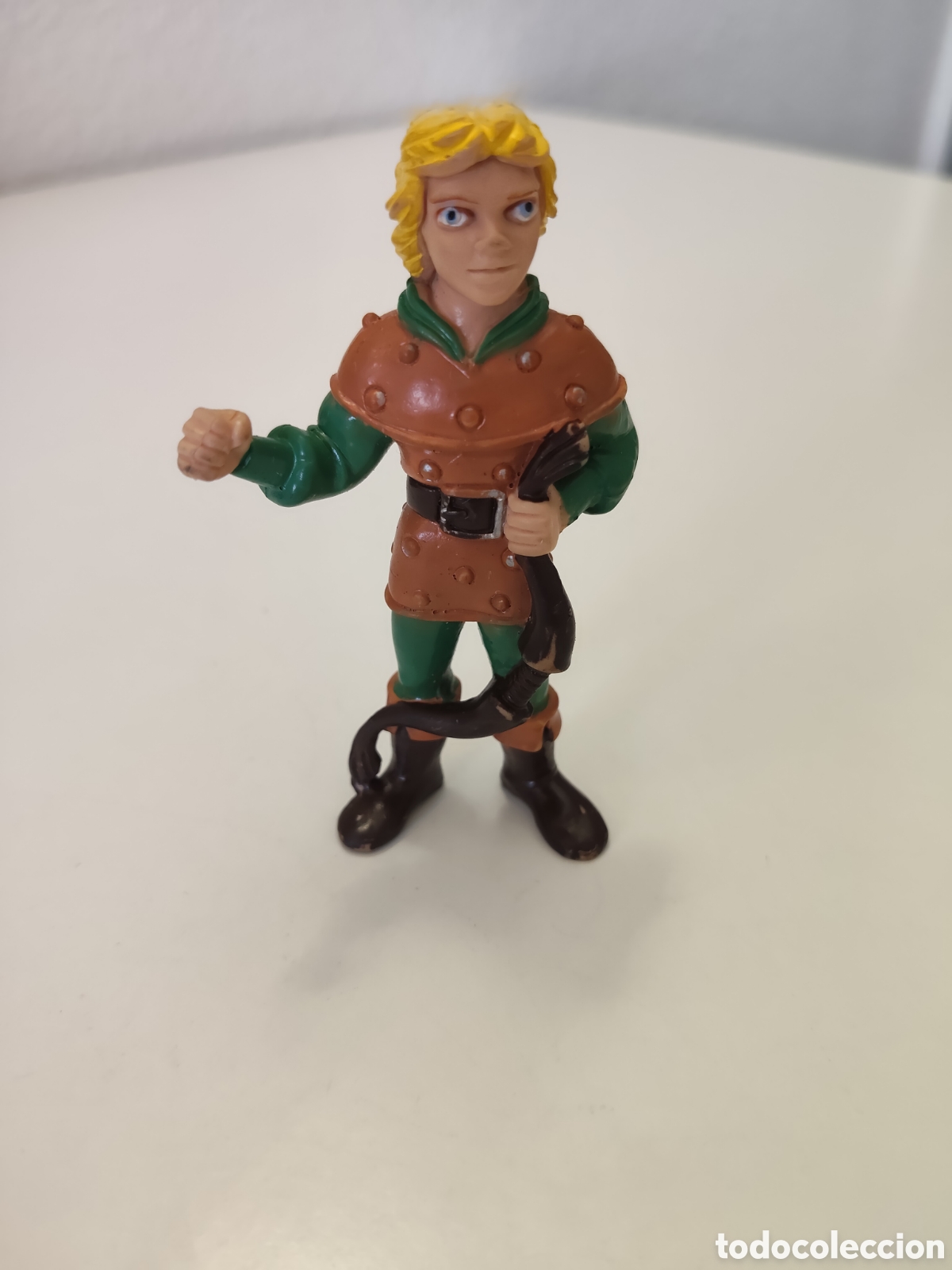 Gummi- und PVC-Figuren: Figura de goma PVC El arquero Hank serie TV dragones y mazmorras , comic Spain