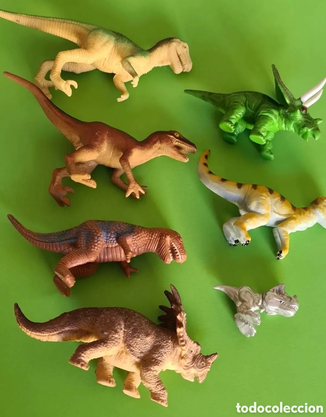 Gummi- und PVC-Figuren: Lote de siete DINOSAURIOS.