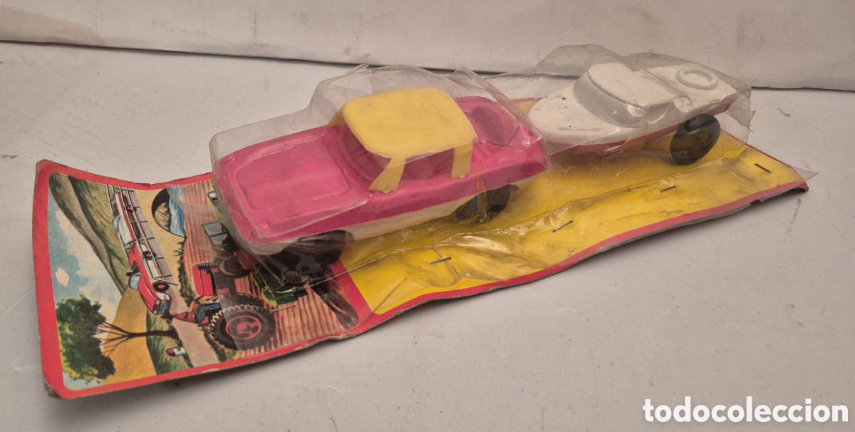 Rubber and PVC Figures: COCHE Y BARCA REMOLCADA DE PL&Aacute;STICO PVC EN BLISTER, NUEVO