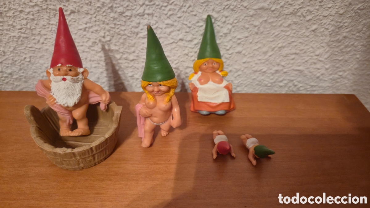 Figuras de goma y PVC: Lote de 5 figuras David el gnomo y Lisa desnudos con ba&ntilde;era y beb&eacute;s