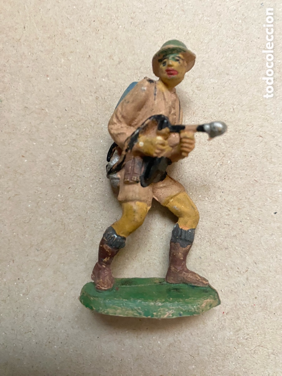Figuras de goma y PVC: Soldado brit&aacute;nico Pech Hnos