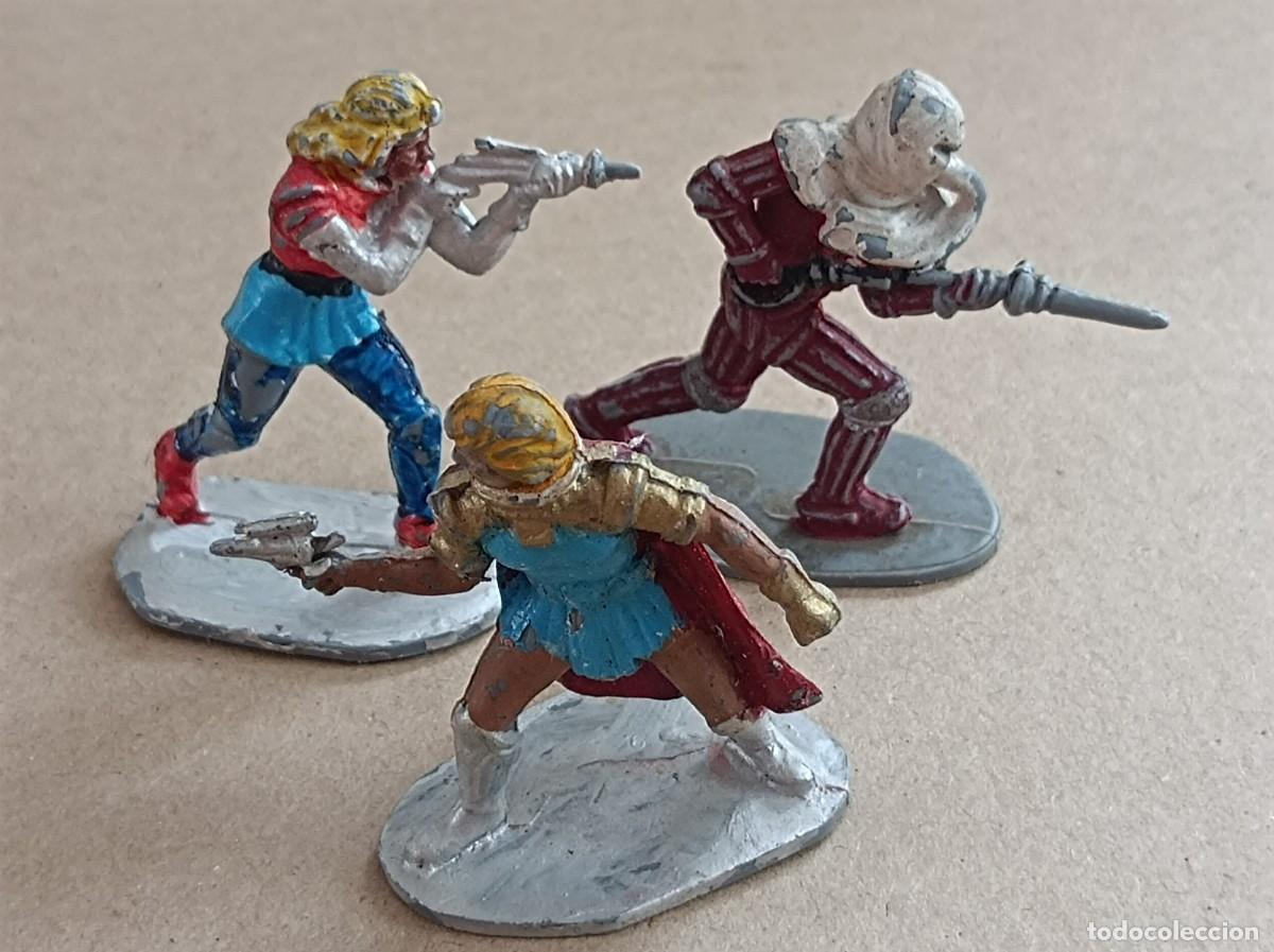 Figuras de goma y PVC: FIGURAS DE PL&Aacute;STICO 1:32 GUERREROS DEL ESPACIO