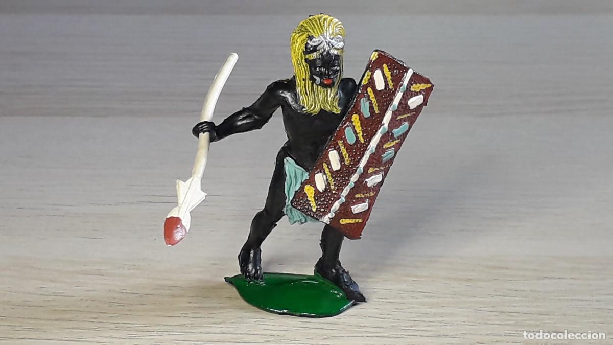 Figuras de goma y PVC: Guerrero negro Safari &Aacute;frica Salvaje, fabricado en goma, Arcla Spain tipo Pech, original a&ntilde;os 50.