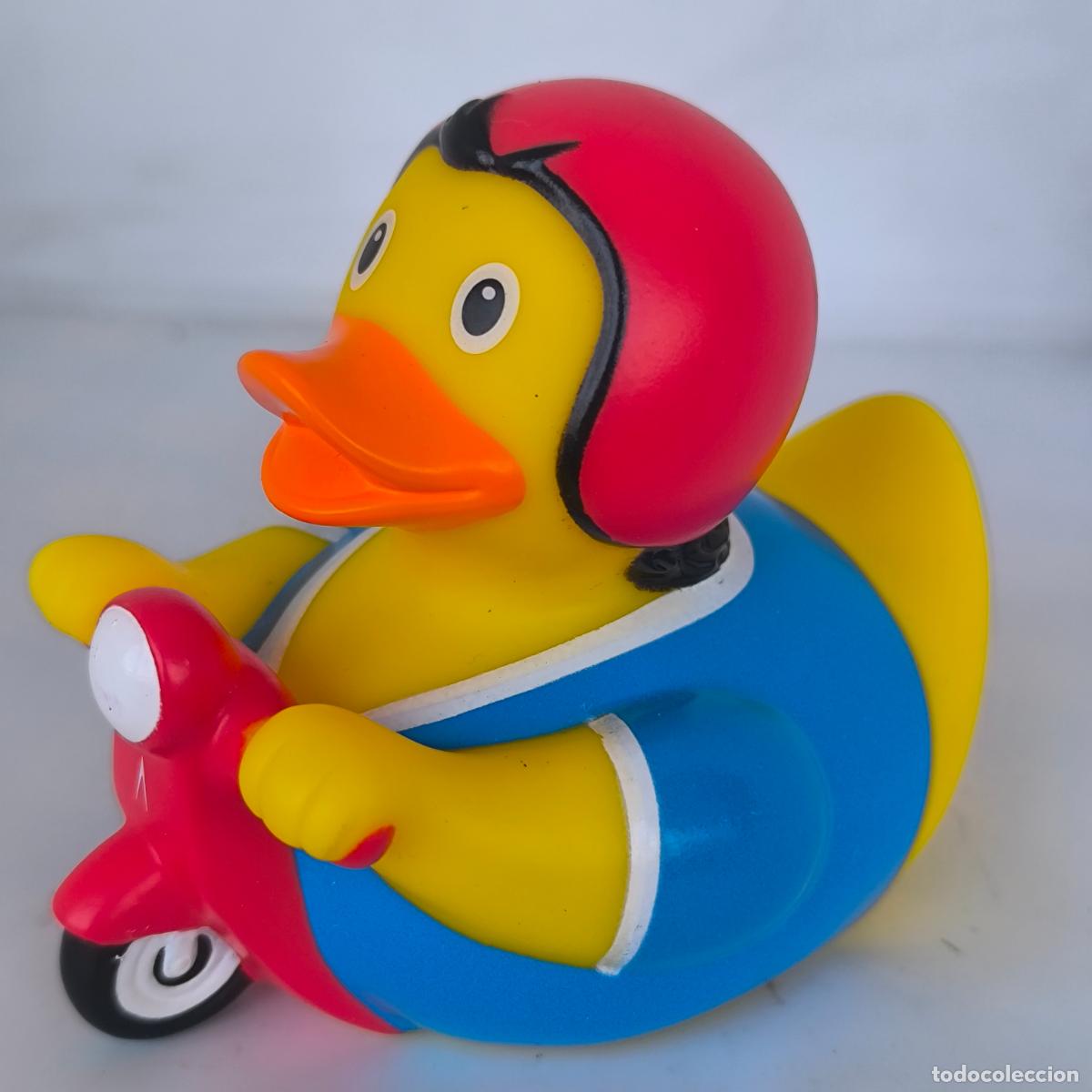 Figuras de goma y PVC: PATO motorista moto scooter Yarto milalu duck
