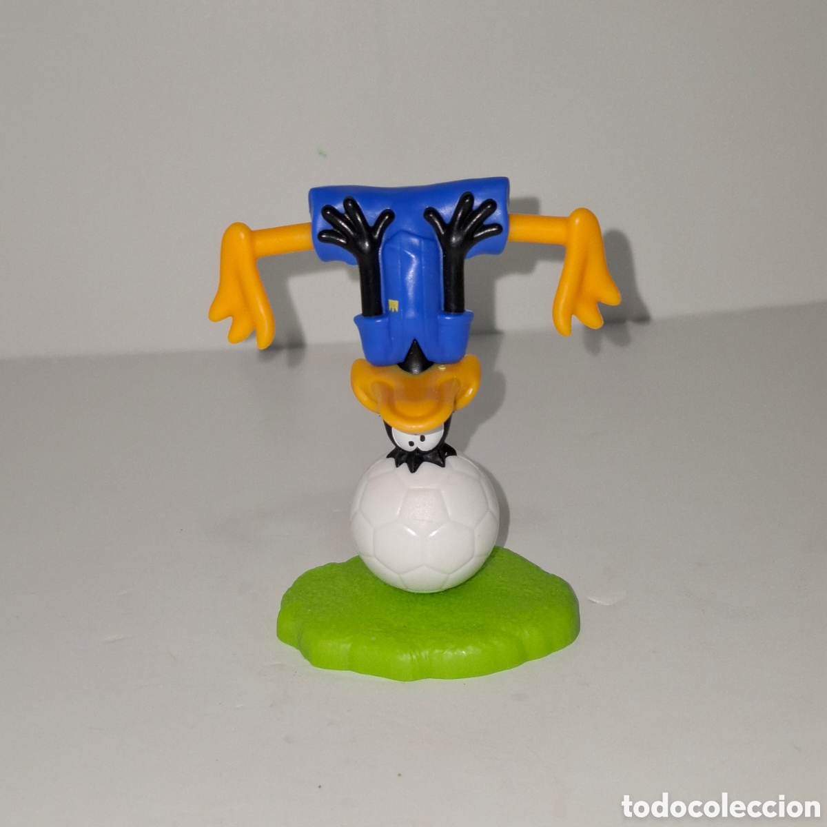 Figuras de goma y PVC: FIGURA PROMOCIONAL HAPPY MEAL BURGER KING LOONEY TUNES PATO LUCAS 2026