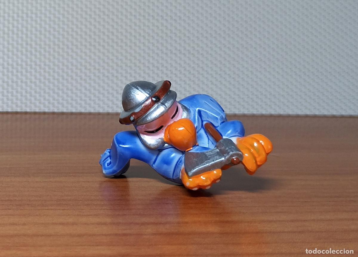 Figuras de goma Kinder: Sir C&oacute;ndor - Colecci&oacute;n Kinder: Los Buitres Medievales o Los Condoritos - A&ntilde;o 1998