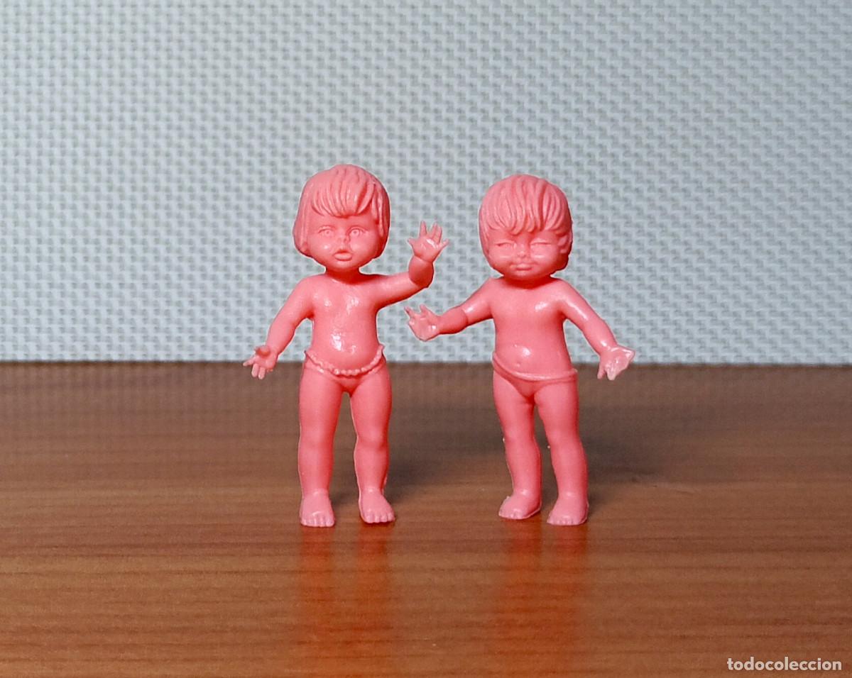 Figuras de goma y PVC: Peque&ntilde;as figuras de beb&eacute;s en pl&aacute;stico rosa de los a&ntilde;os 60-70