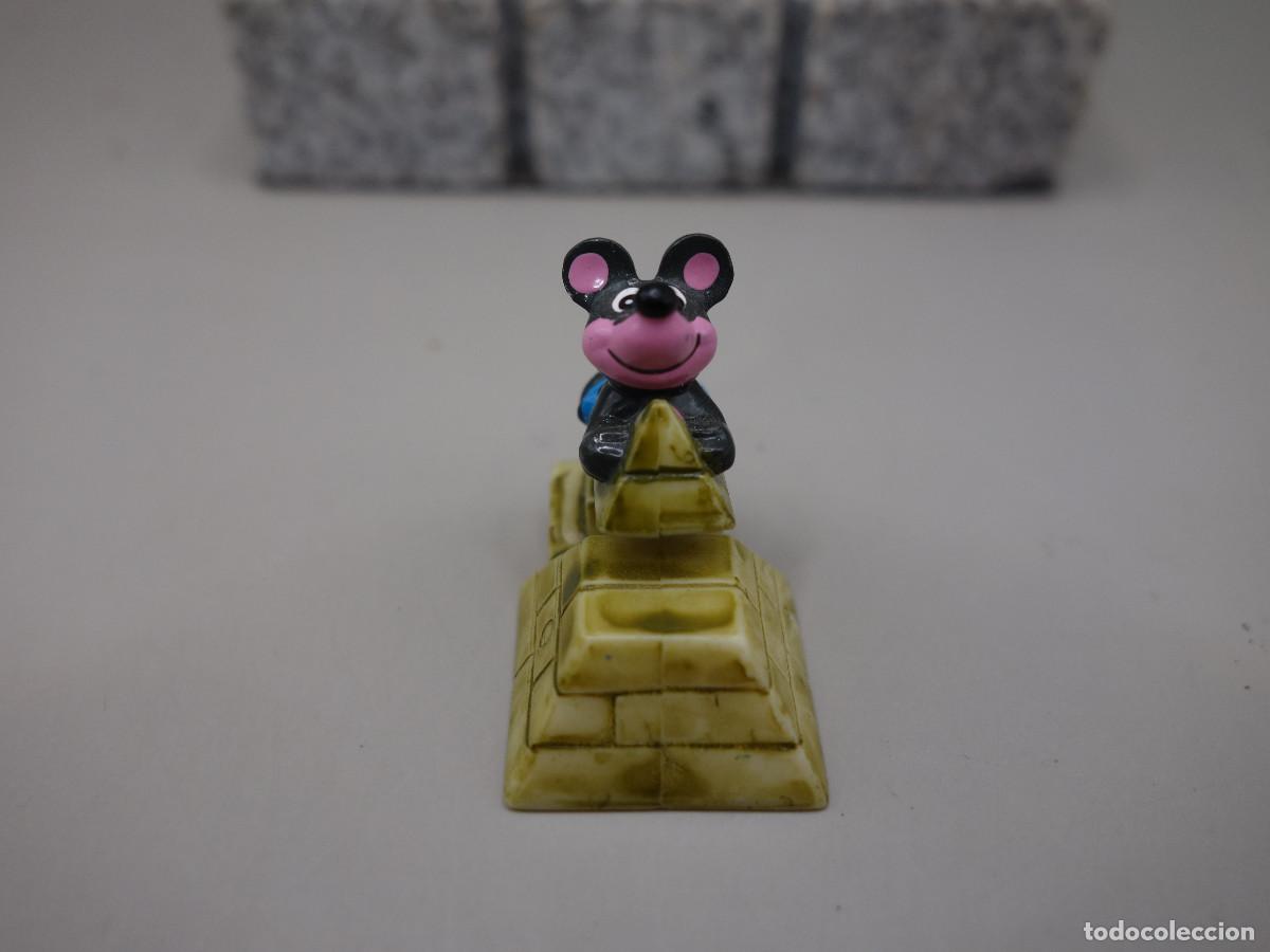 Figuras de goma Kinder: FIGURA RATON PIRAMIDAL SERIE GATOS EGIPCIOS DE KINDER SORPRESA