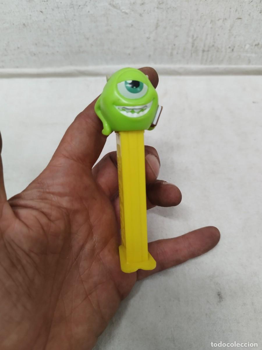 Figuras de goma y PVC dispensador PEZ: Dispensador PEZ de Mike Wazowski de la pel&iacute;cula Monstruos, S.A.