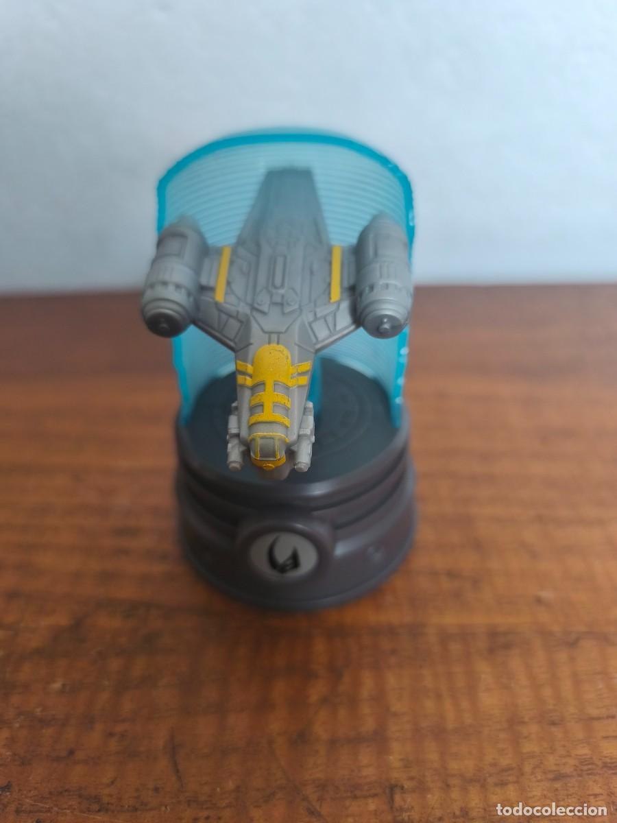 Figuras de goma y PVC: BURGER KING -- MANDALORIAN -- NAVE