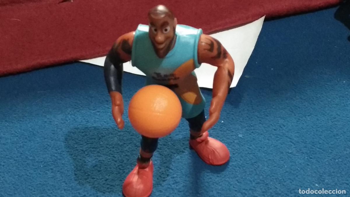 Figuras de goma y PVC: LEBRON JAMES / SPACE JAM 2 - FIGURA MU&Ntilde;ECO MCDONALD'S MCDONALD MCDONALDS