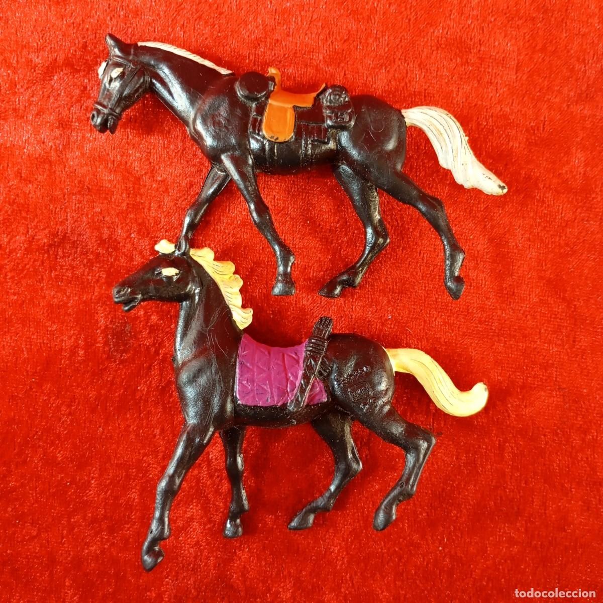 Figuras de goma y PVC: LOTE 2 FIGURES DE PVC - CABALLOS DE JUGUETE - COMANSI - INDIOS Y VAQUEROS - 8 X 10 CM APROX / 2059