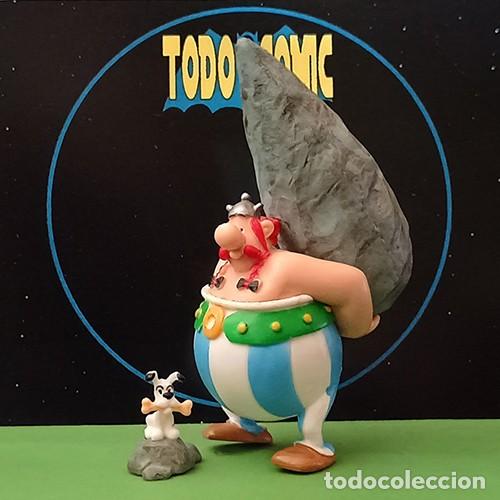 Figuras de goma y PVC: Ob&eacute;lix con Menhir e Ide&aacute;fix / Goscinny & Uderzo / Plastoy 2017 / Escala 5-6 cms Medianas
