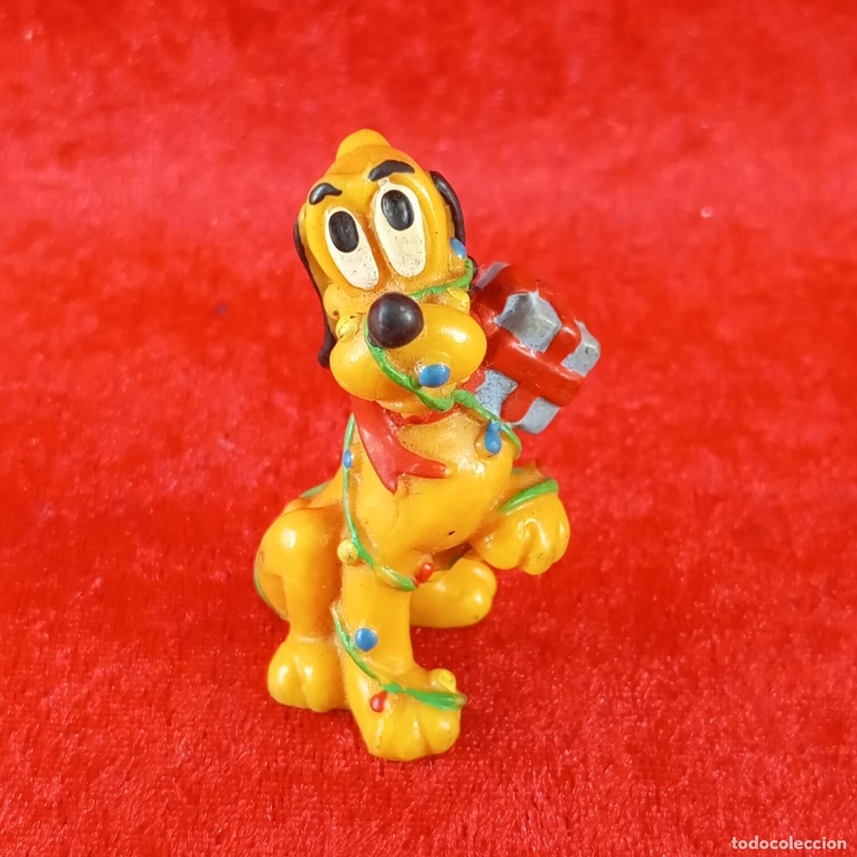 Figuras de goma y PVC: FIGURA DE GOMA - PLUTO CON REGALO Y LUCES DE NAVIDAD - BULLYLAND - WALT DISNEY - 6 X 3 CM / 2064