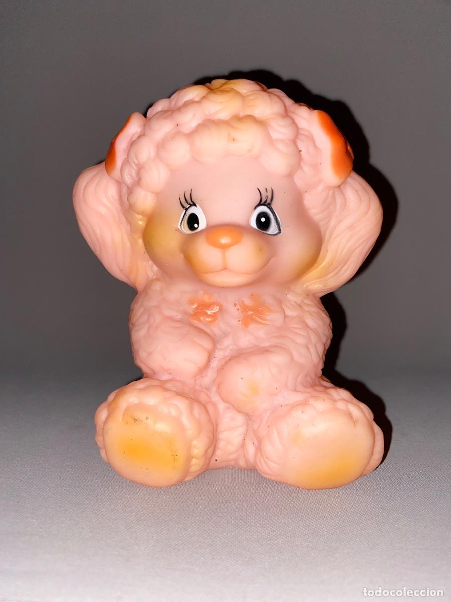 Figuras de goma y PVC: ANTIGUA FIGURA &ldquo; PERRITA &ldquo; DE GOMA CON CHIFLE