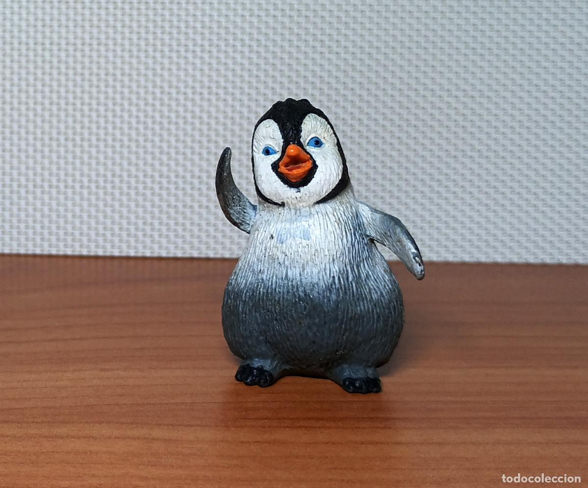 Figuras de goma y PVC: Figura de Erik, ping&uuml;ino de la colecci&oacute;n Happy Feet 2 - Burguer King - A&ntilde;o 2011