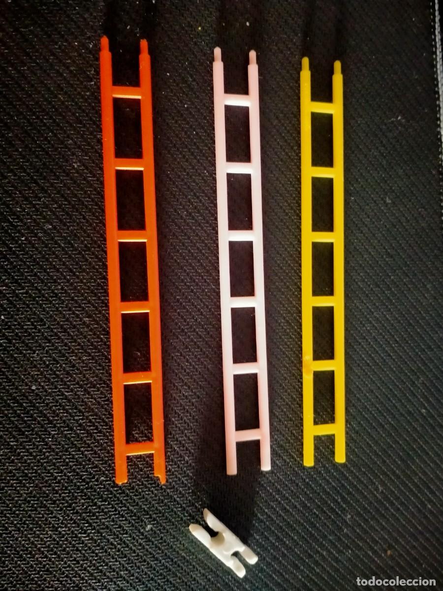 Figuras de goma y PVC: juguete escalerade dunkin