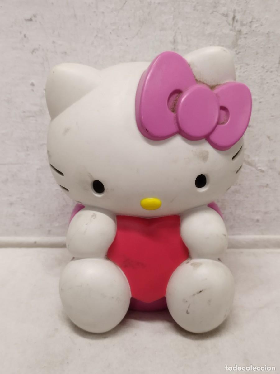 Figuras de goma y PVC: hucha de Hello Kitty de Bullyland, hecha de pl&aacute;stico resistente y pintada a mano. Falta tapon.