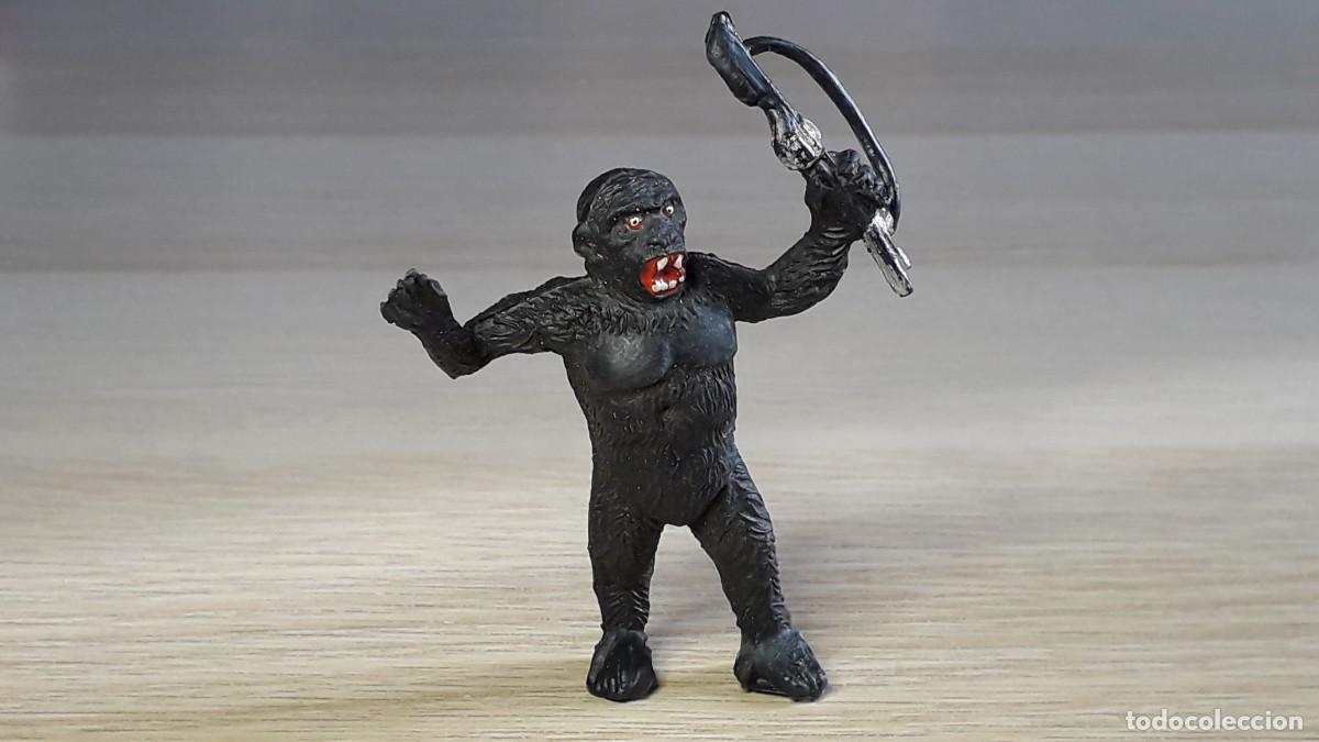 Figuras de goma y PVC: Gorila con rifle &Aacute;frica Safari, goma, Alca Capell Barcelona Spain tipo Jecsan, original a&ntilde;os 50.