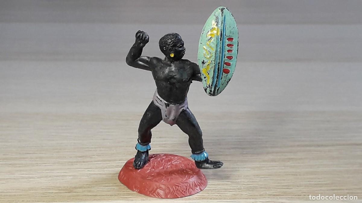 Figuras de goma y PVC: Guerrero Negro &Aacute;frica Salvaje, goma, Alca Capell Barcelona Spain tipo Jecsan, original a&ntilde;os 50.