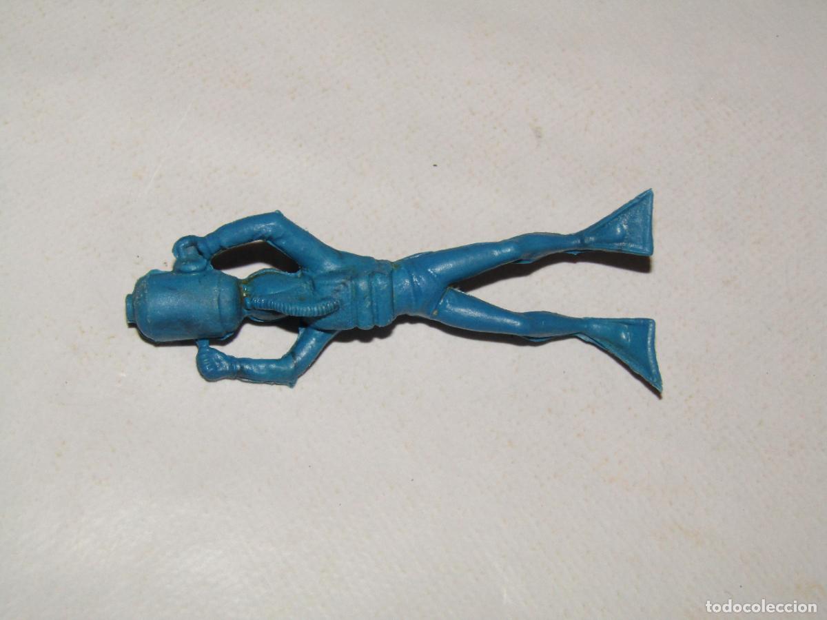 Figuras de goma y PVC: Antiguos 5 Hombres Rana en Pl&aacute;stico Monocolor de JECSAN