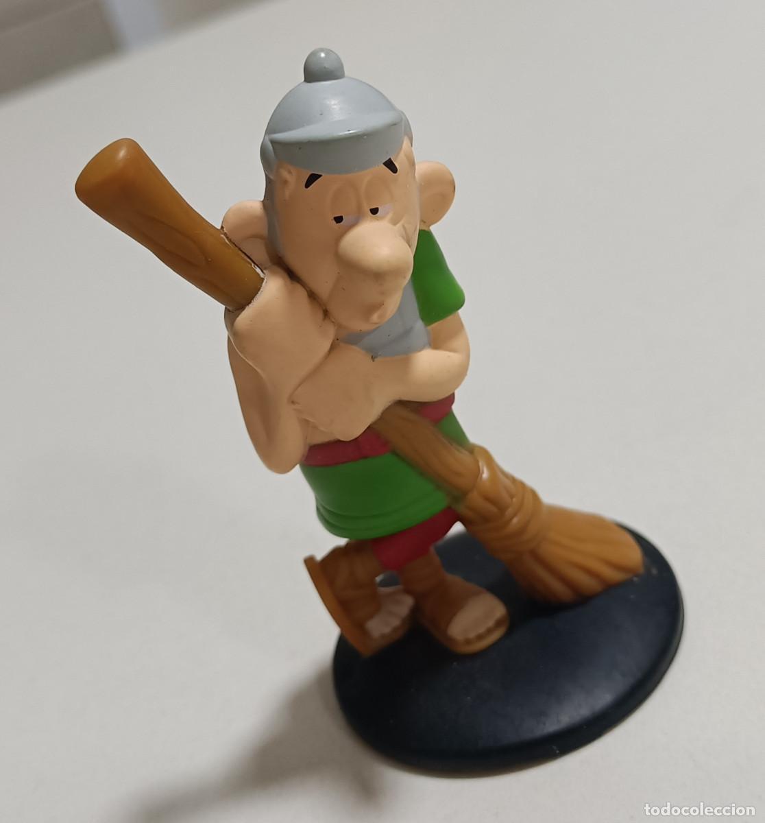 Figuras de goma y PVC: asterix figura personaje comic mu&ntilde;eco pvc goma promocional secundario Am&eacute;rix romano escoba peana