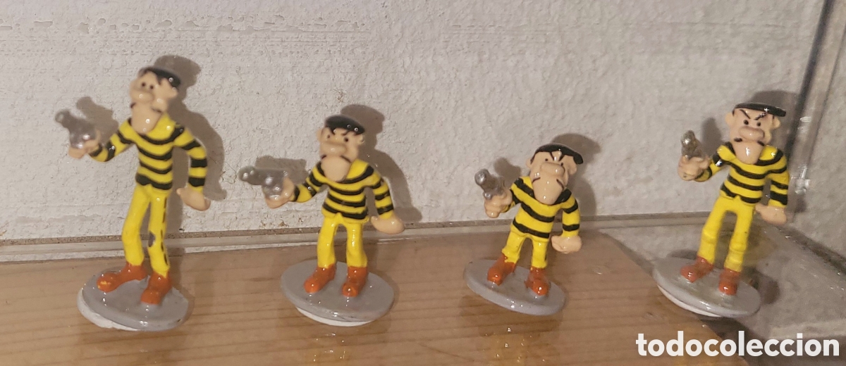 Figuras de goma y PVC: Bonito lote 4 mini figuras de plomo Lucky Luke Village Nugget Gulch hermanos Dalton Editions Atlas
