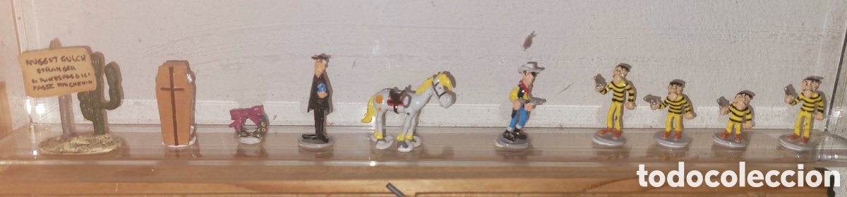 Figuras de goma y PVC: Bonito lote 2 mini figuras de plomo Lucky Luke y Jolly Jumper Village Nugget Gulch Editions Atlas