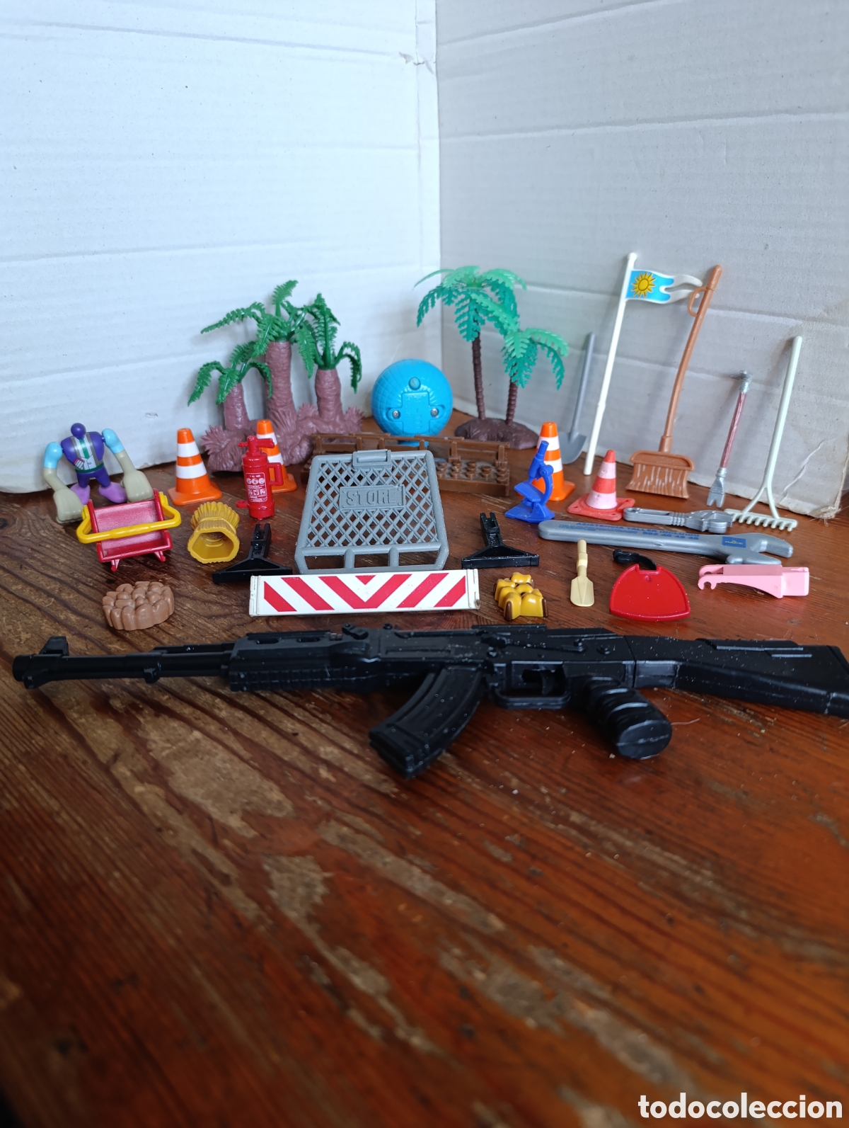 Rubber and PVC Figures: LOTE DE 31 FIGURITAS / DE COMPLEMENTOS / VARIADAS