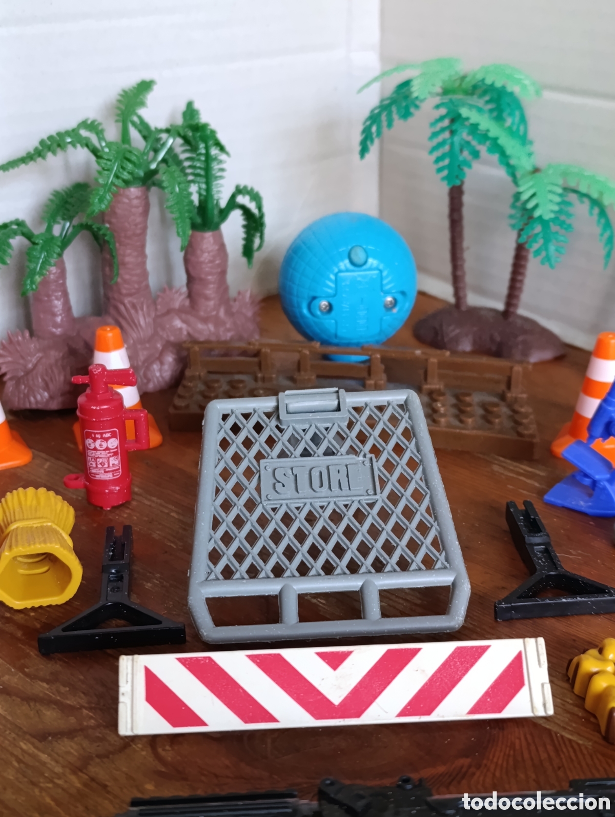 Figuras de goma y PVC: LOTE DE 31 FIGURITAS / DE COMPLEMENTOS / VARIADAS - Foto 4