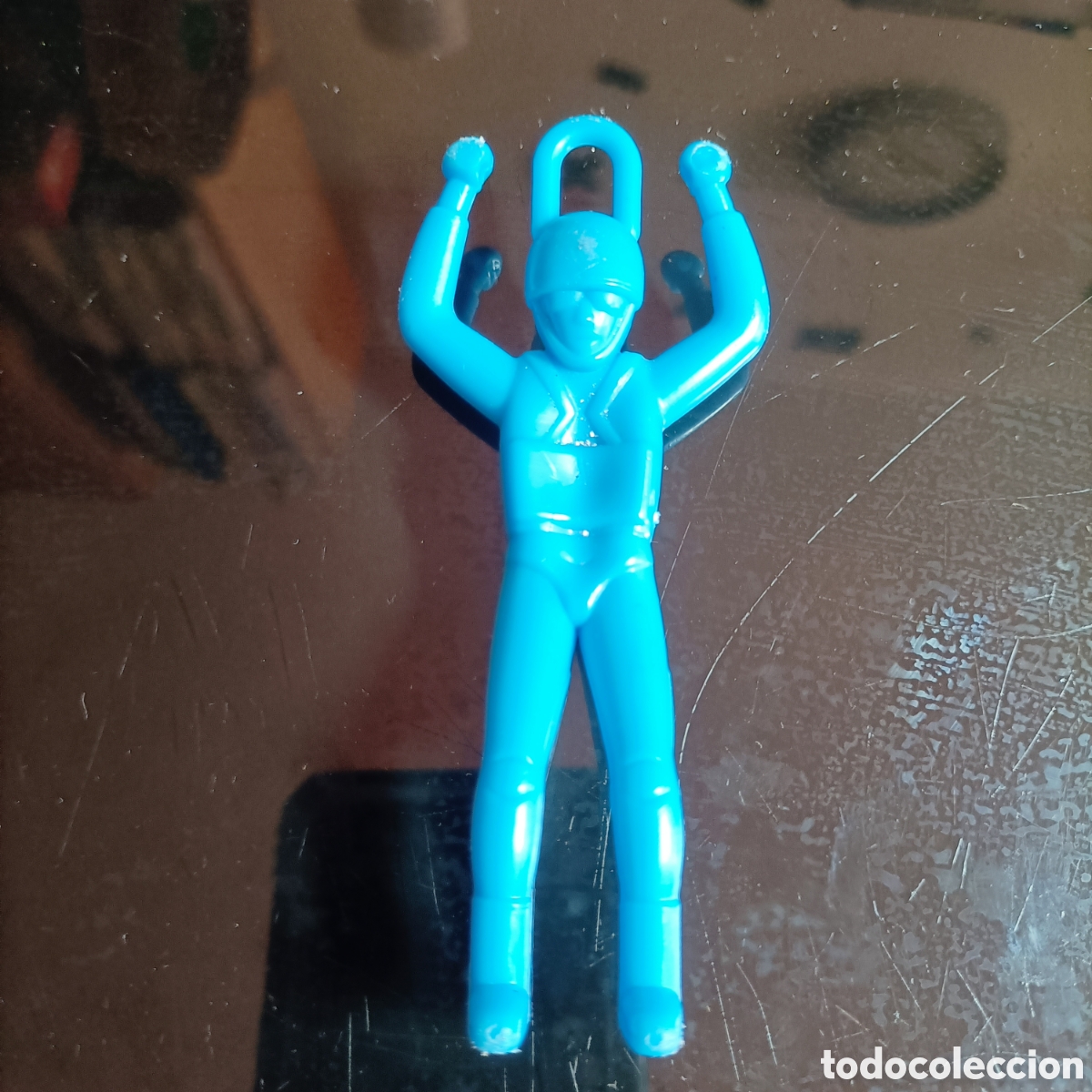 Figuras de goma y PVC: FIGURA PLASTICO. PARACAIDISTA