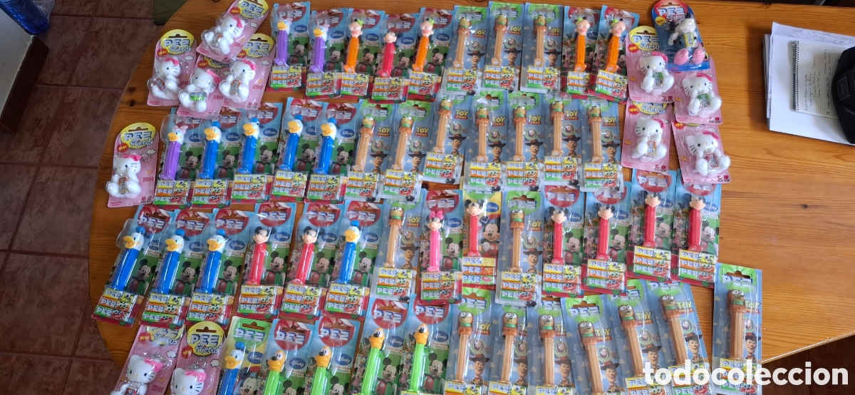Figuras de goma y PVC dispensador PEZ: LOTE 60 DISPENSADORES DE CARAMELOS &uml;PEZ&uml;