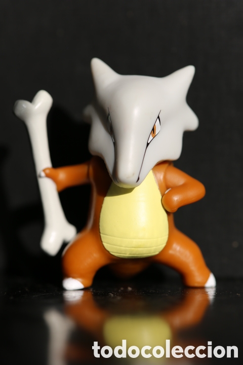 Figuras de goma y PVC: Figura original POKEMON articulada. MAROWAK. Marca Jazwares. PVC. 7'5 cm. Como nuevo.