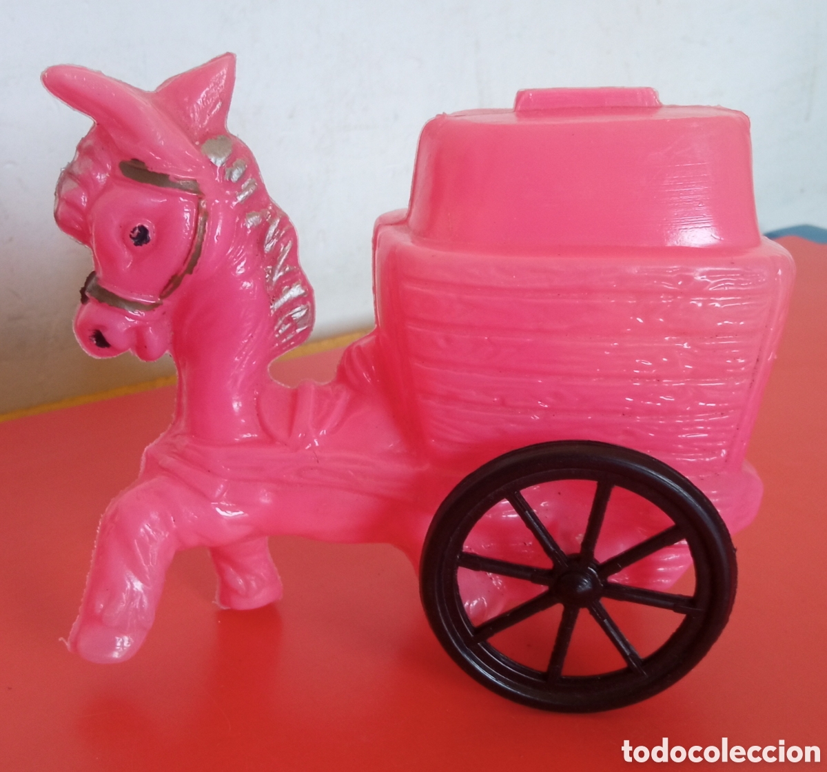 Figuras de goma y PVC: HUCHA CARRO BURRO,DE PL&Aacute;STICO SOPLADO.NACIONAL 60'S.NUEVA.