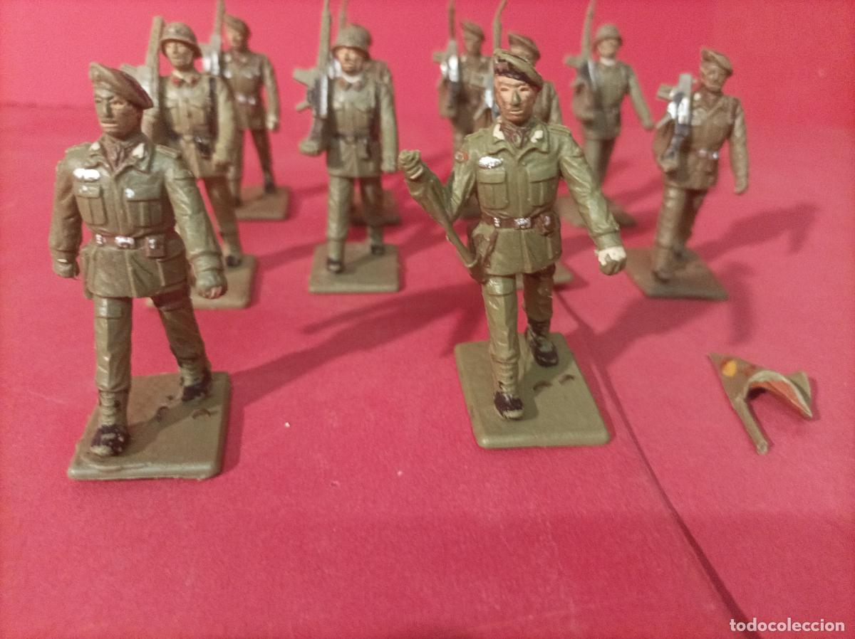 Figuras de goma y PVC: LOTE DE 10 SOLDADOS EJERCITO DESFILANDO (REAMSA - COMANSI - PECH - GOMARSA)