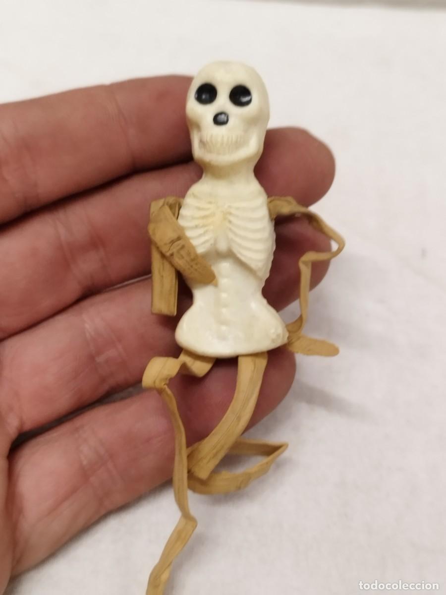 Gummi- und PVC-Figuren: Figura, mu&ntilde;eco de un esqueleto a identificar.