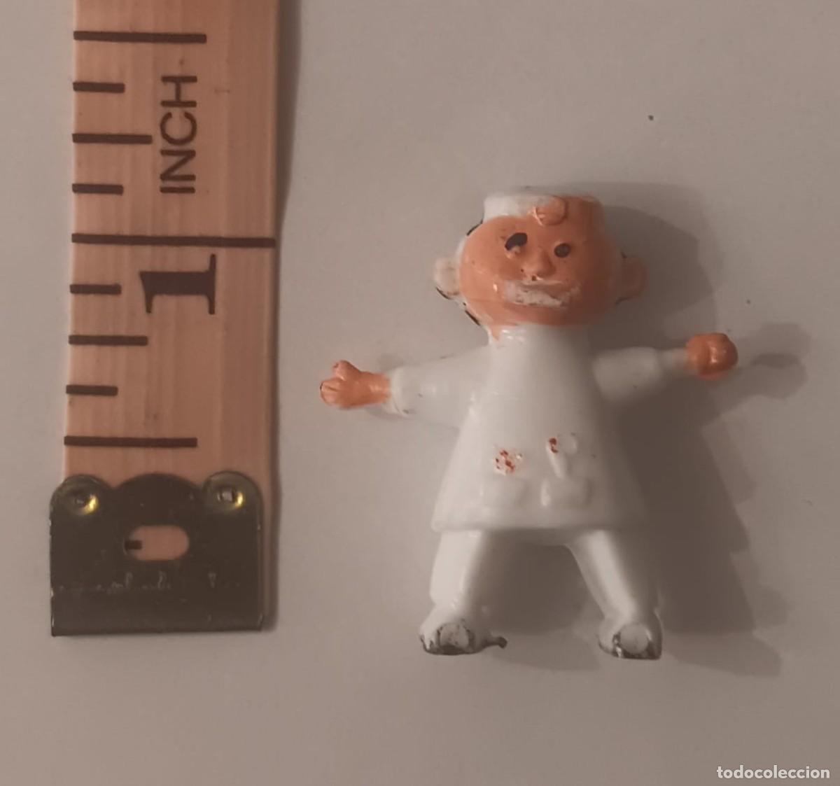 Figuras de goma y PVC: ANTIGUA FIGURA DE PLASTICO OPALINO ROSCON DE REYES ENFERMERO CRUZ ROJA A&Ntilde;OS 70